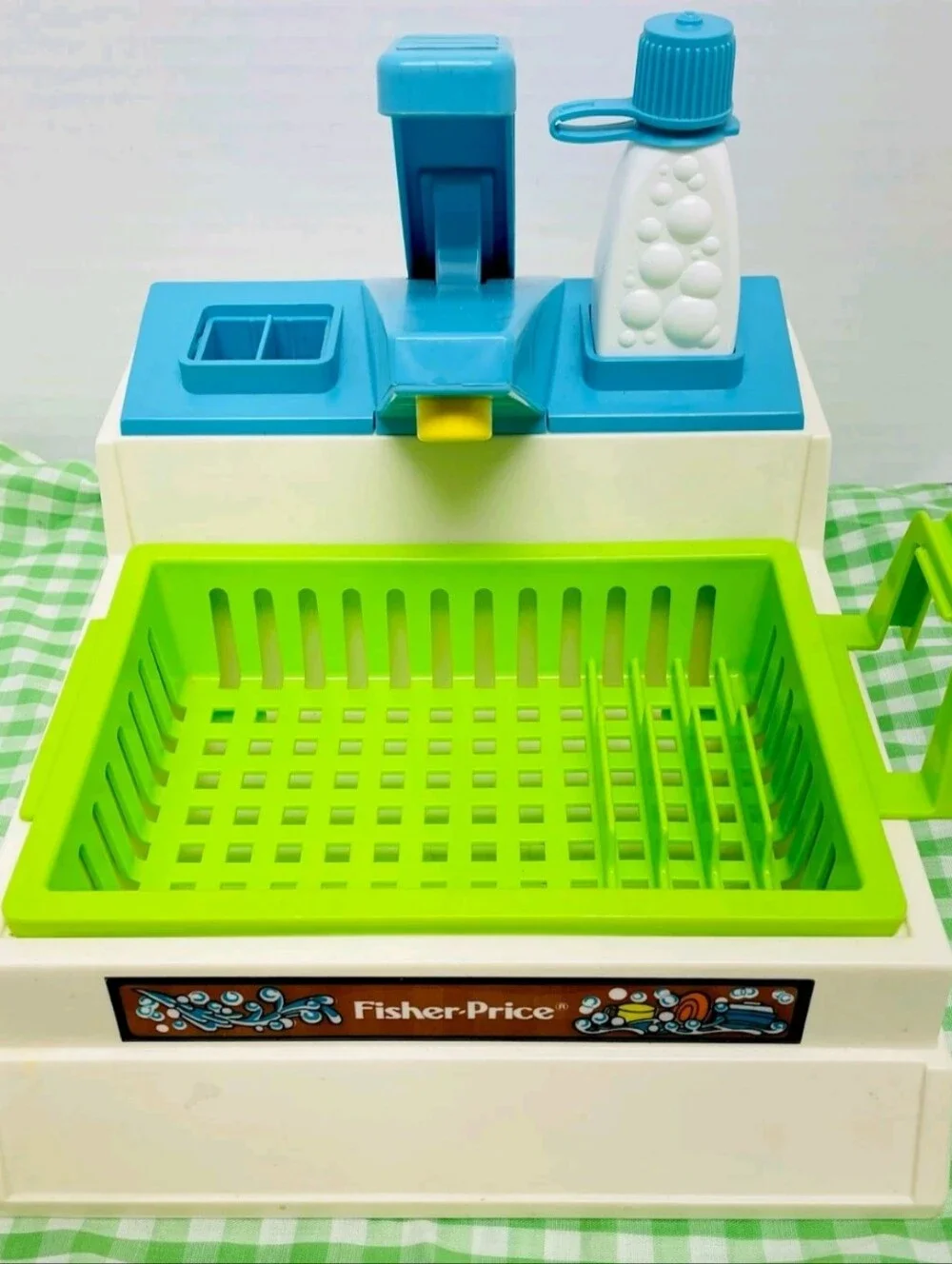 Vintage Fisher Price 1982 Fun with food Sink/Pumps Water